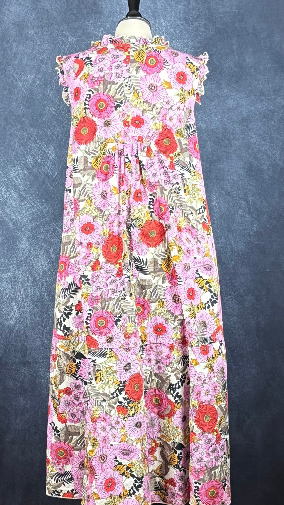 Robe longue ample fleurie en coton avec poches, fabriquée en Italie, Chepè, taille medium. Vue de dos.