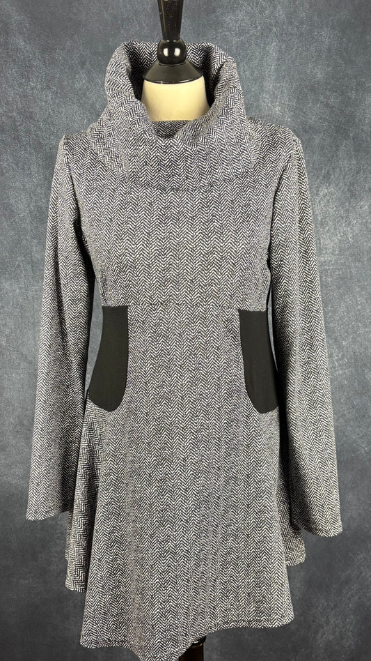 Robe à motifs abstraits et col baveux Dinh Bá, taille xl (l). Vue de face.