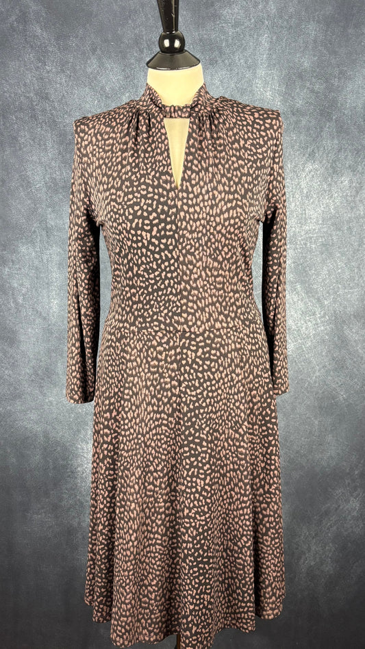 Robe à motifs animaliers discrets Michael Kors, taille medium. Vue de face.