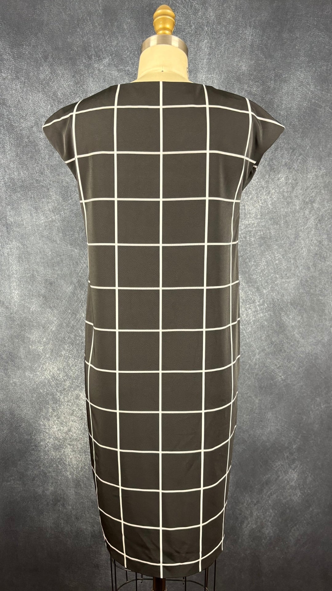 Robe noire droite noire et blanche à carreaux InWear, taille xs. Vue de dos.