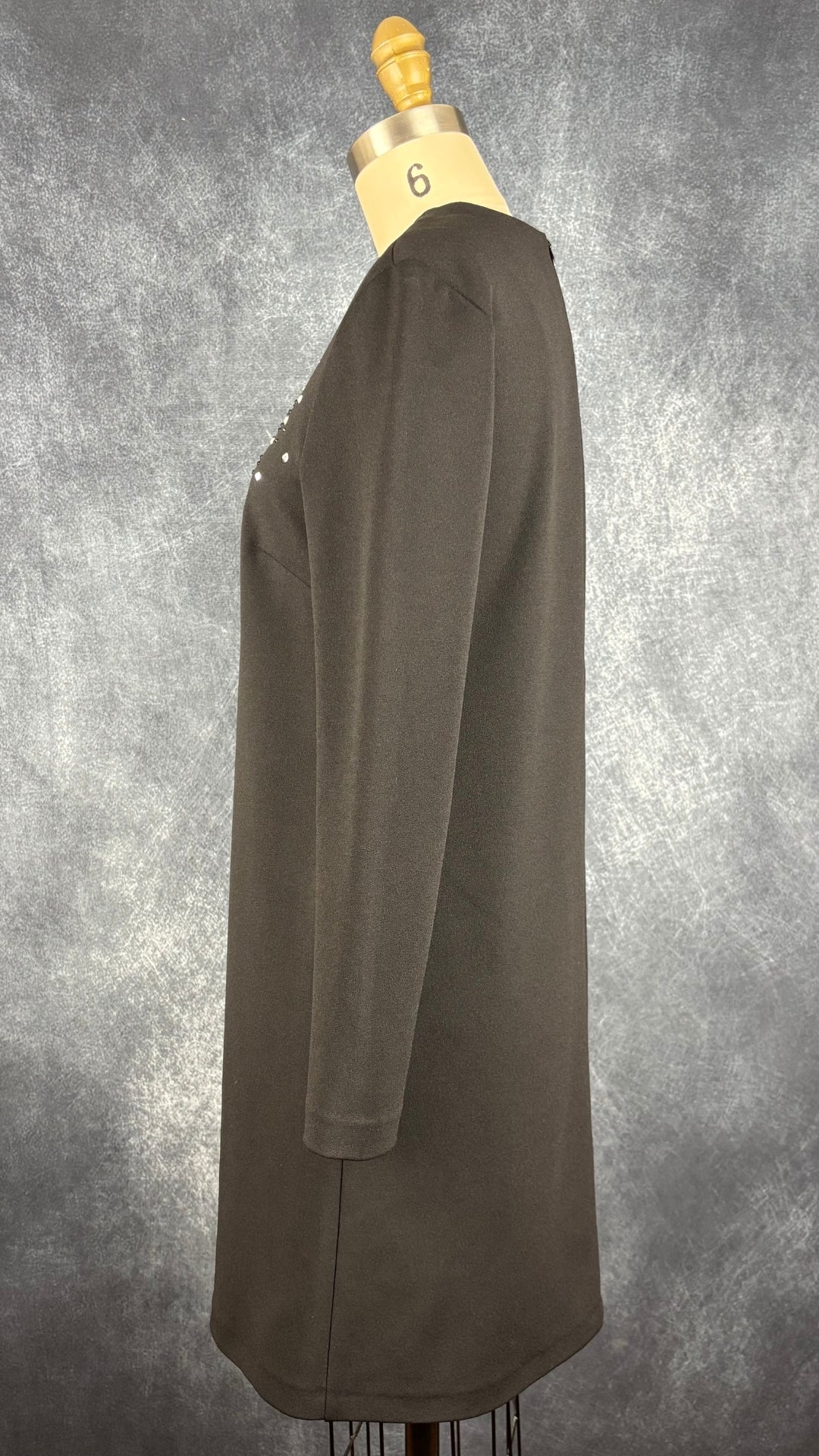 Robe noire étoiles scintillantes Imperial, taille small. Vue de côté.