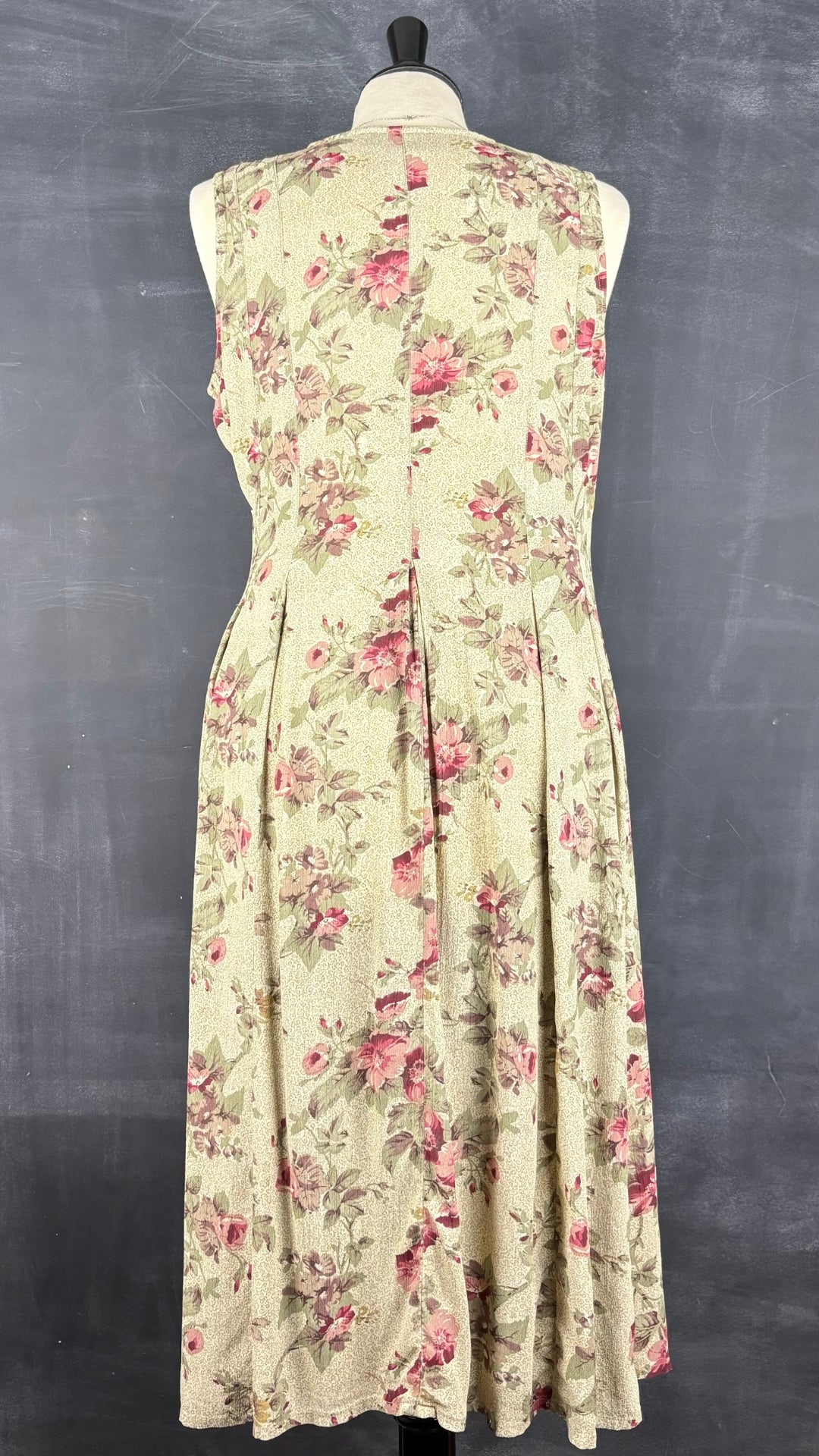 Robe florale vintage boutonnée Tristan & Iseut, taille medium. Vue de dos.