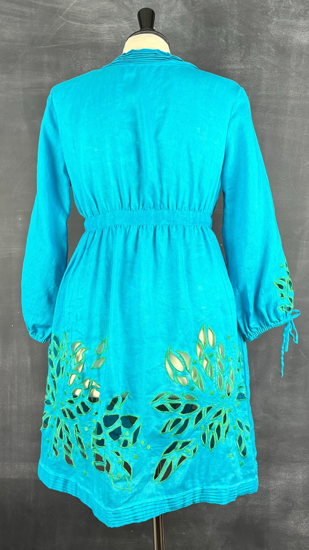 Robe de plage en lin turquoise Diane von Furstenberg, taille small. Vue de dos.