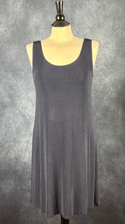 Robe de plage marine très foncé Lili Les Bains, taille 8 (s/m). Vue de face.