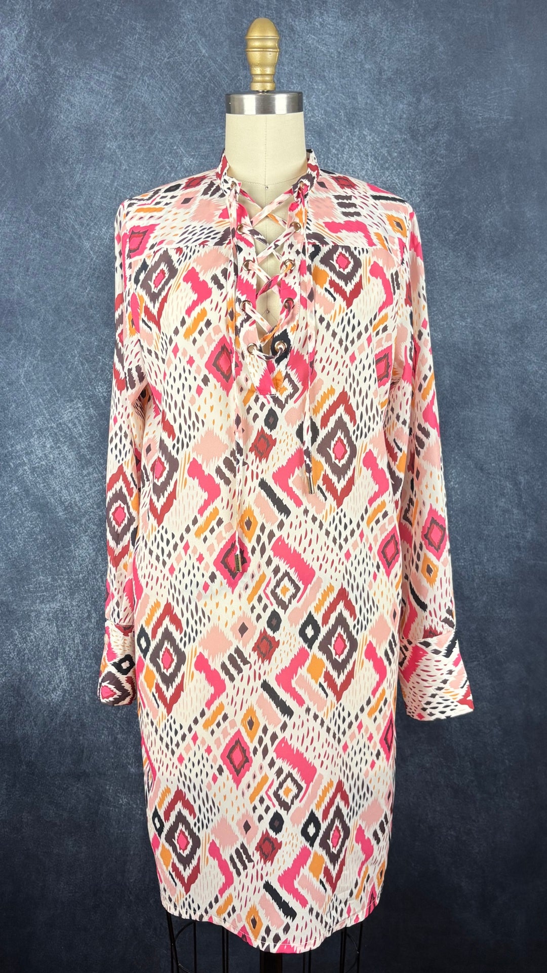 Robe de plage à jolis motifs colorés Joelle, taille small. Vue de face.
