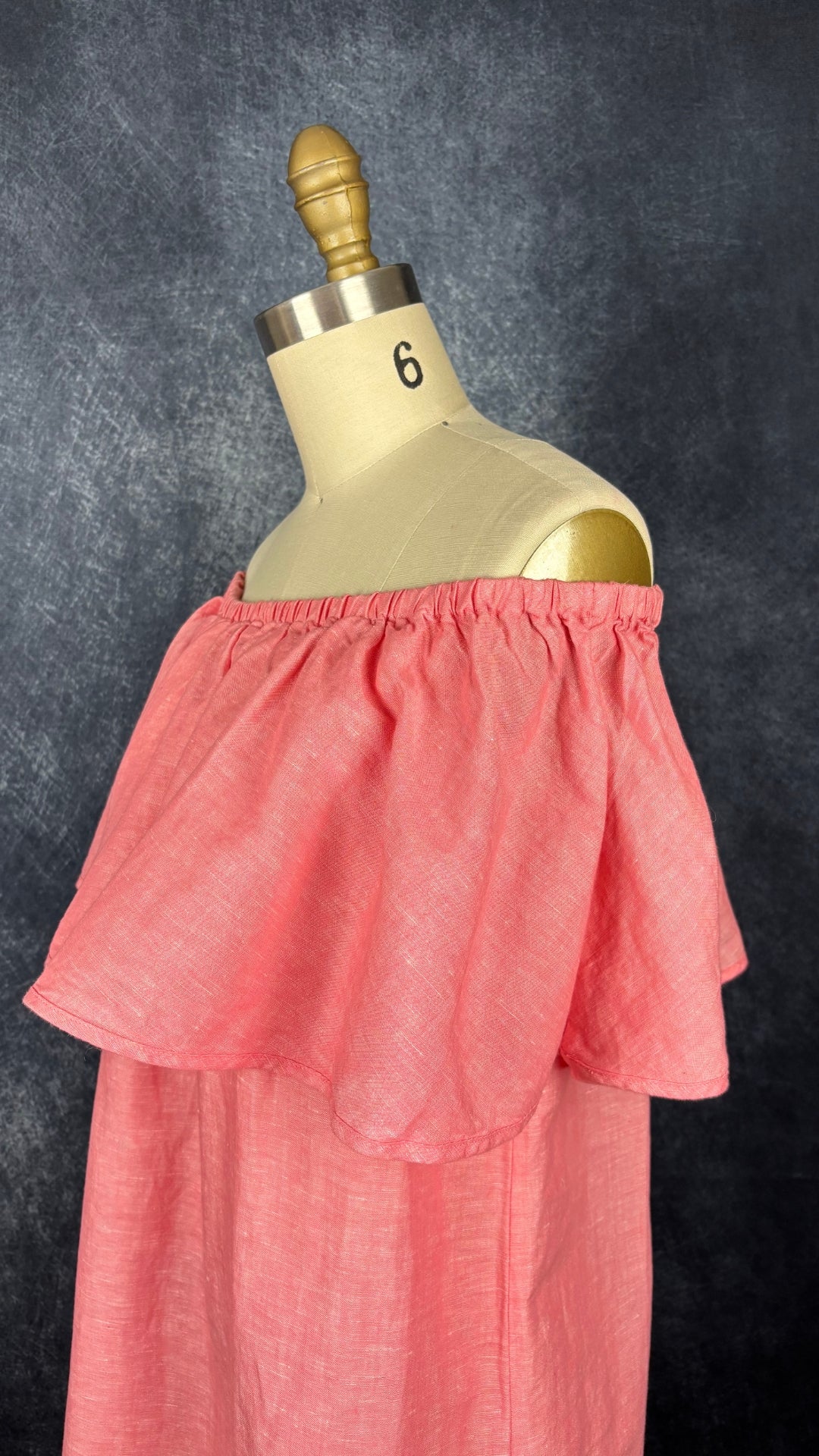 Robe rose à encolure dégagée neuve en lin et coton J.Crew, taille xs. Vue de l'encolure.