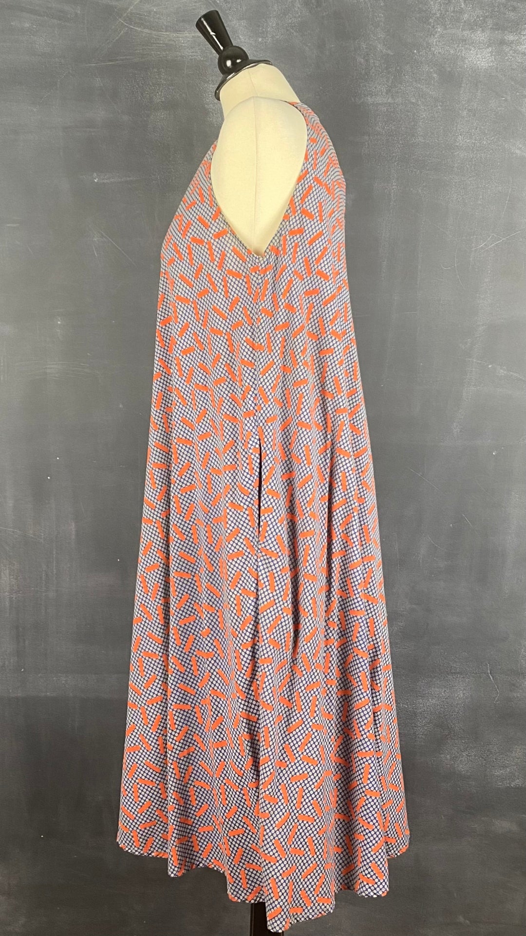 Robe trapèze à motifs Nathalie Du Pasquier pour American Apparel, taille one size. Vue de côté.