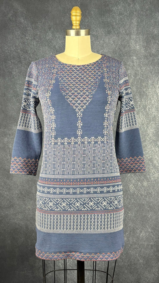 Robe tunique à motifs colorés BCBG MaxAzria, taille xs. Vue de face.