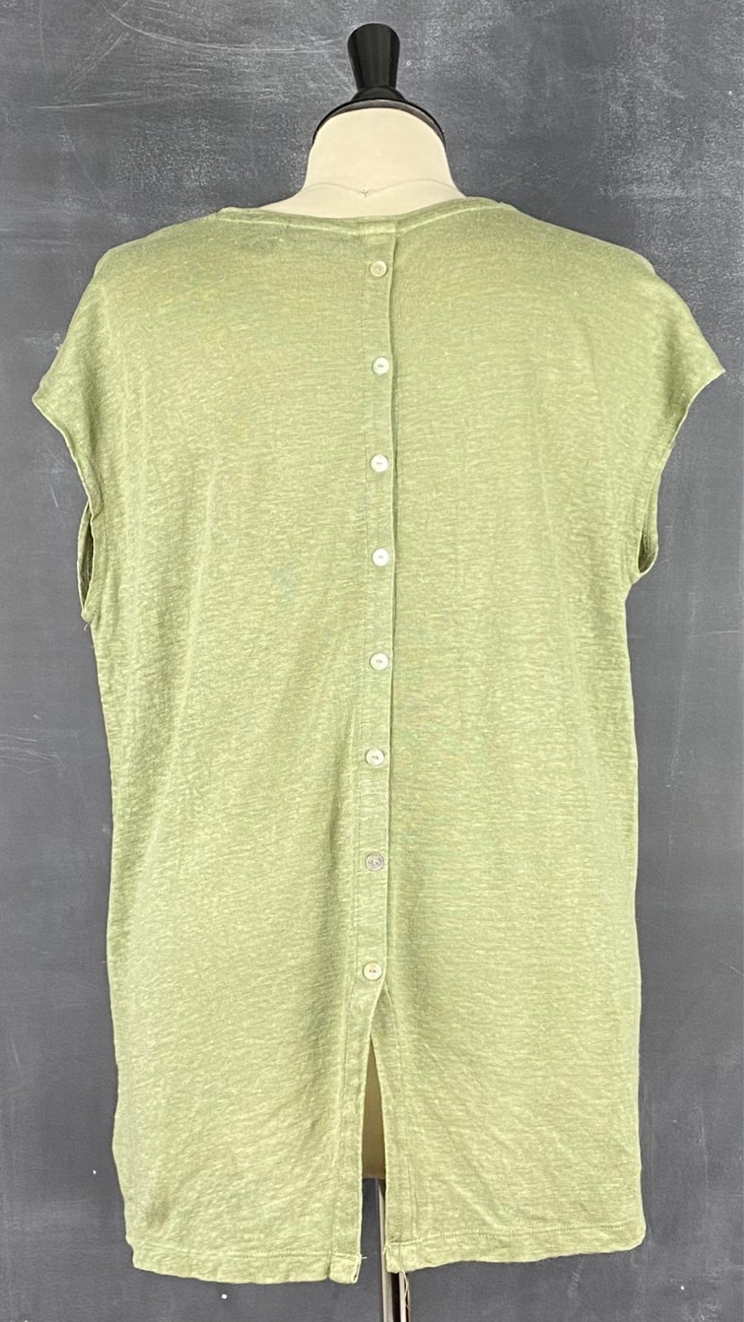T-shirt lin boutonné Tahari, taille xl. Vue de dos.