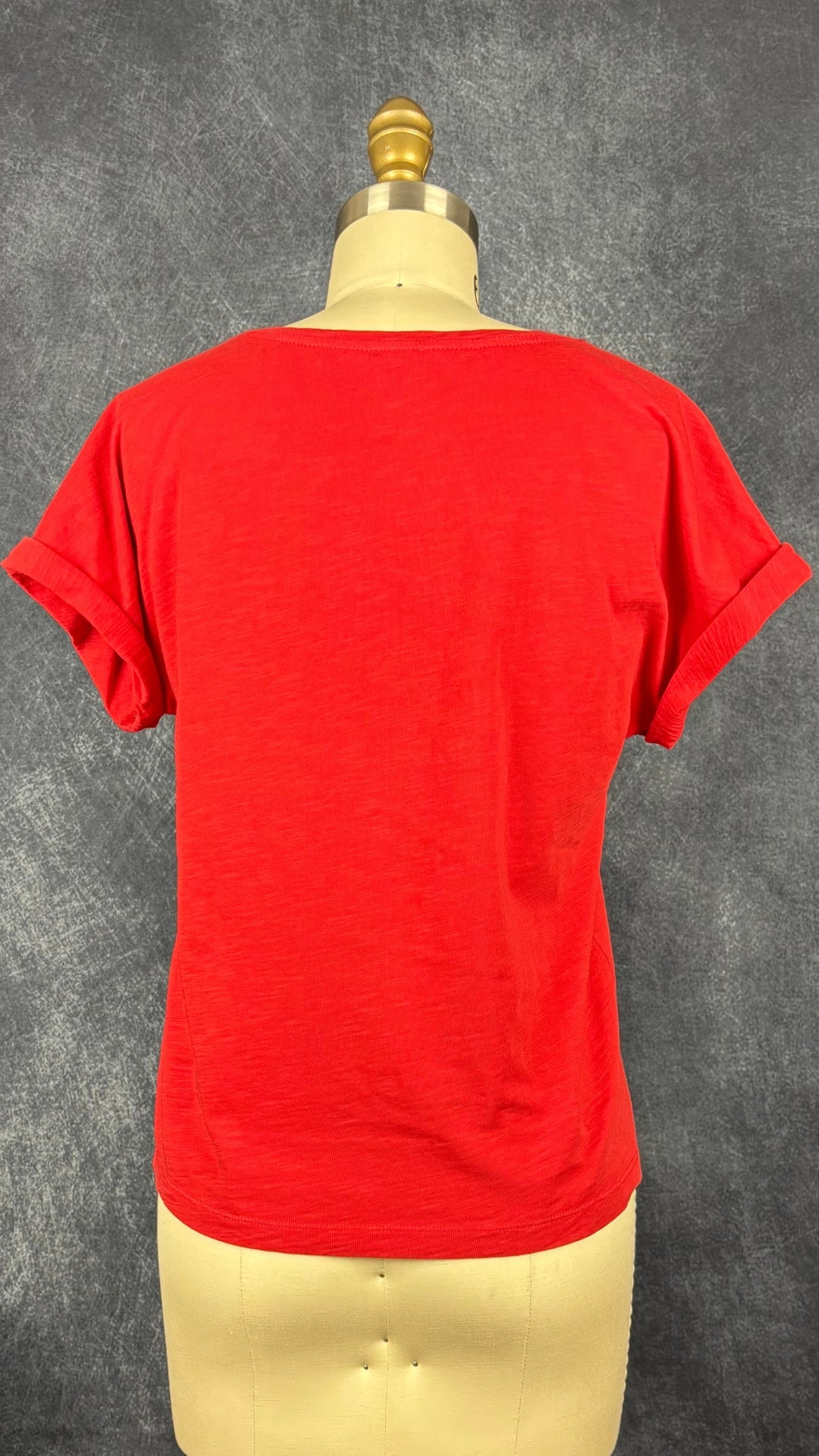 T-shirt rouge en coton fabriqué au Portugal, Des petits hauts, taille 0 (xs/s). Vue de dos.