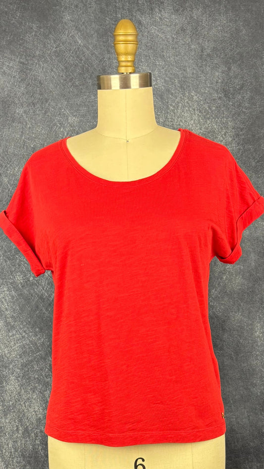 T-shirt rouge en coton fabriqué au Portugal, Des petits hauts, taille 0 (xs/s). Vue de face.