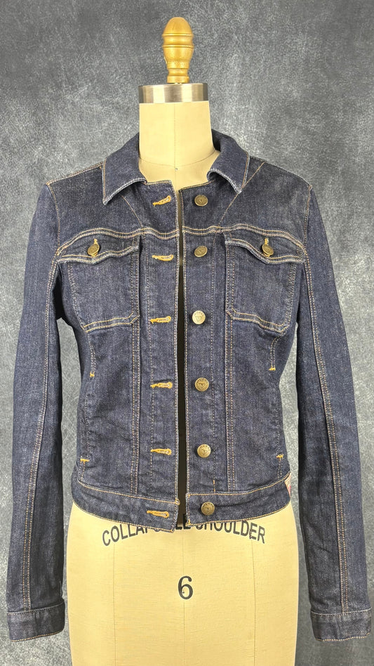 Veste jeans foncé Guess, taille small. Vue de face.