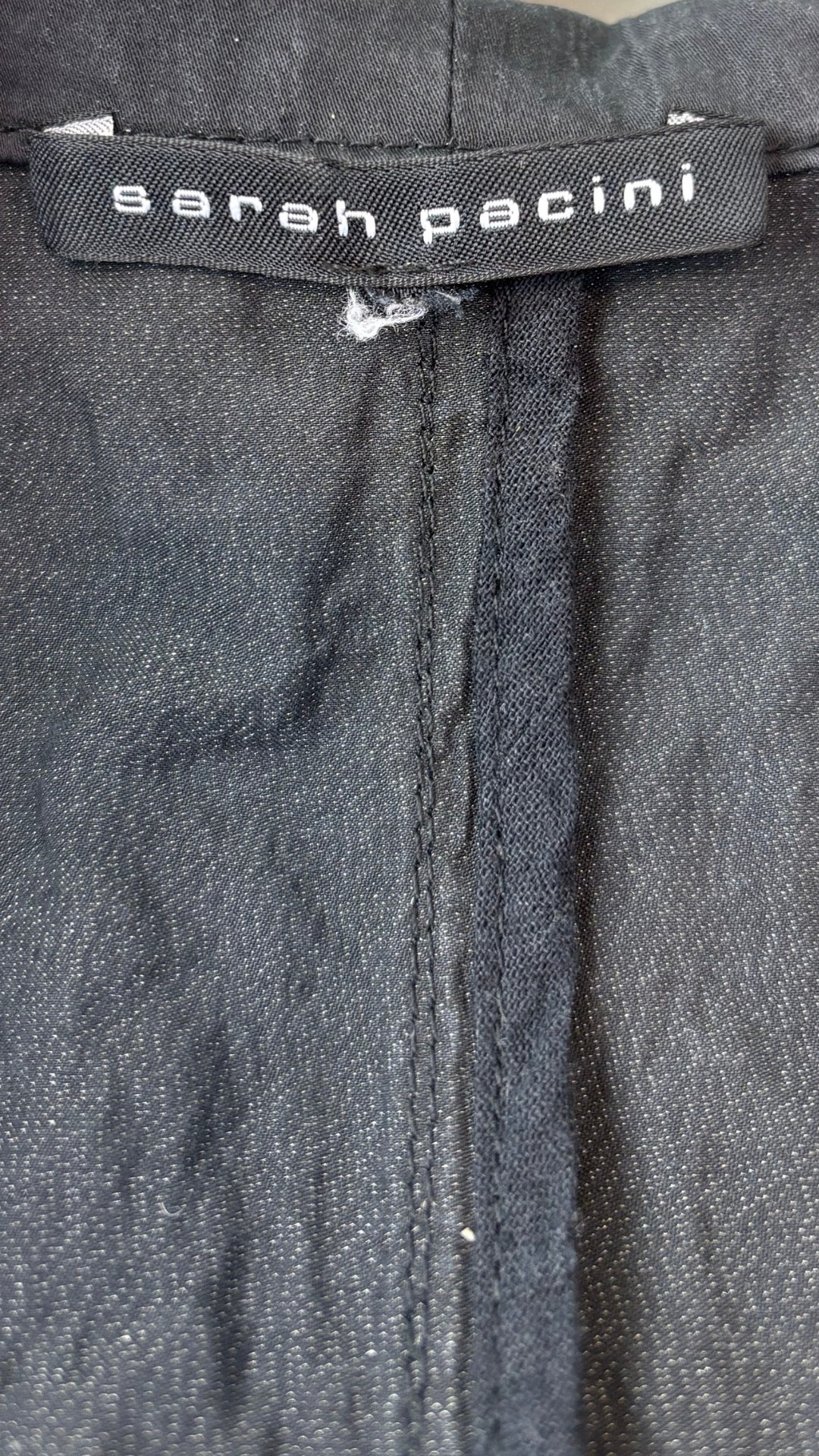 Veste légère charcoal Sarah Pacini, taille 3 (m/l). Vue de l'étiquette.