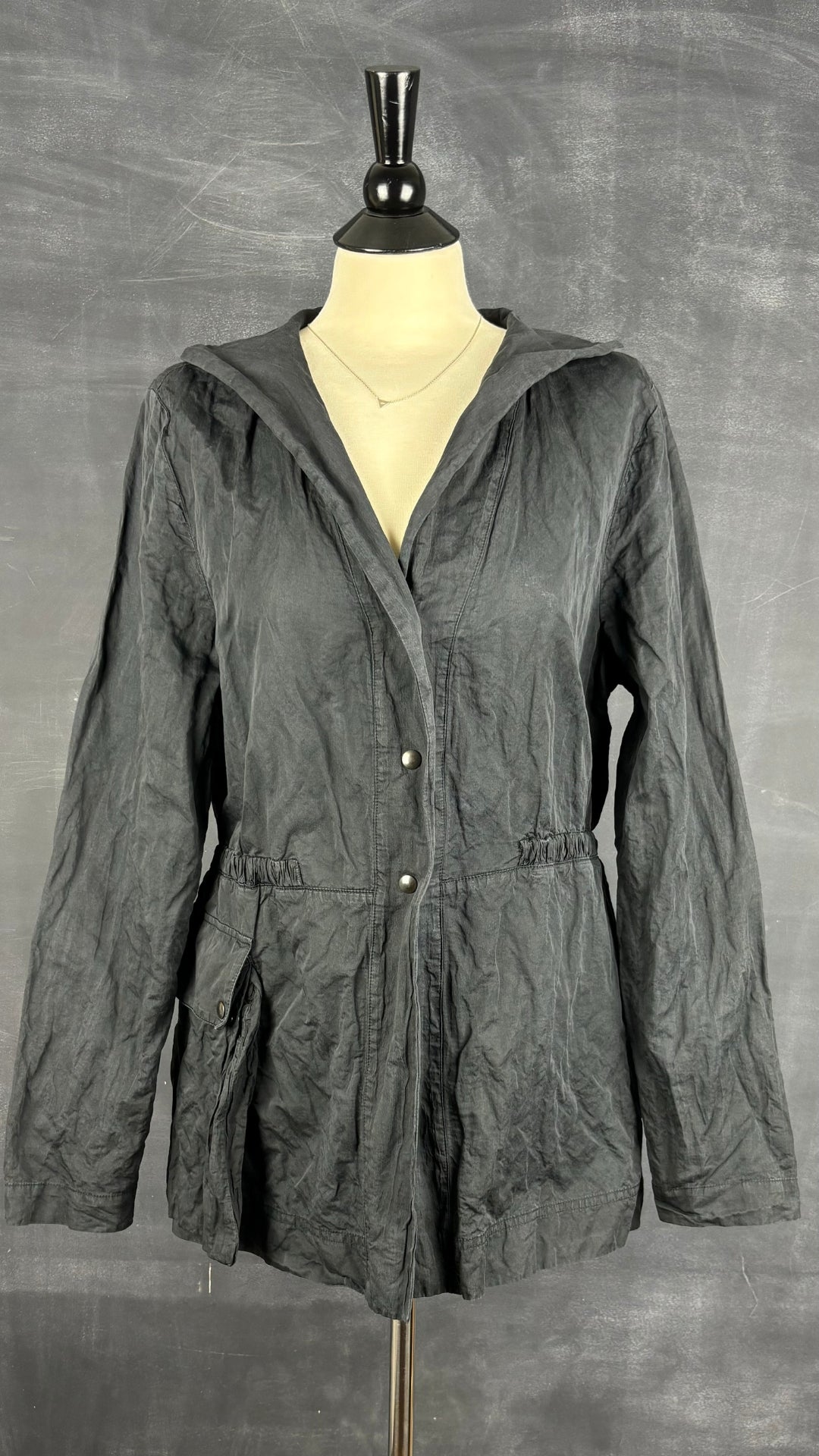 Veste légère charcoal Sarah Pacini, taille 3 (m/l). Vue de face.