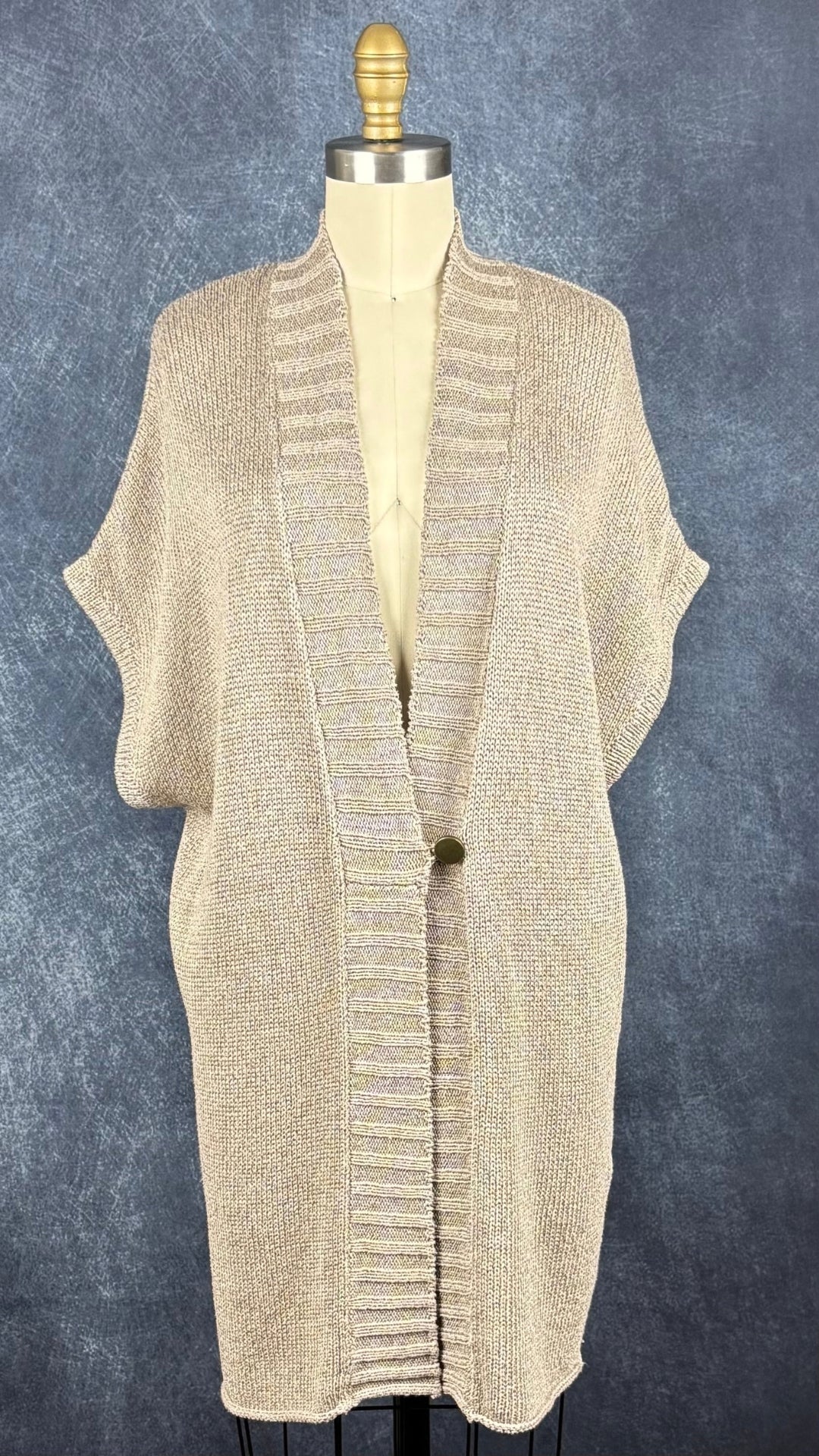 Veste longue en tricot beige Filippa K, taille medium. Vue de face.
