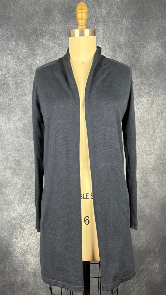 Veste longue marine avec poches InWear, taille small. Vue de face.