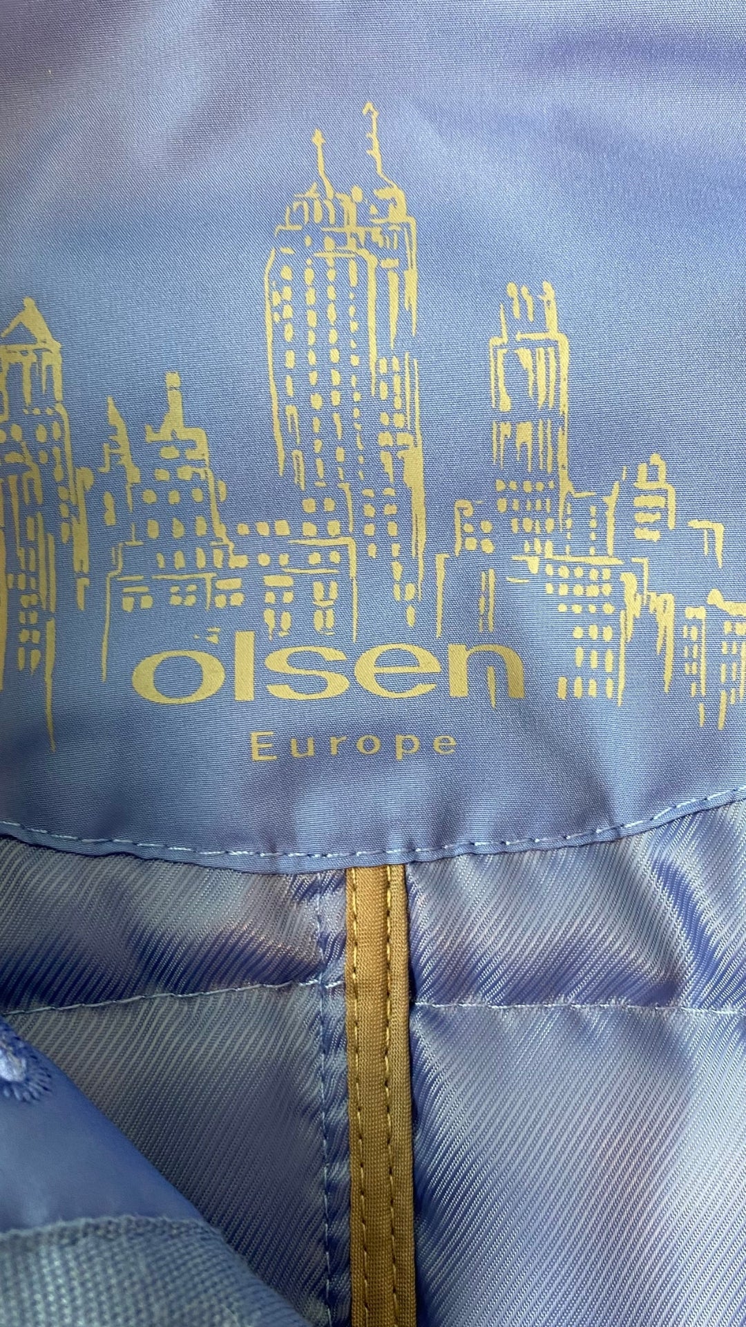 Veste printanière matelassée bleu lavande Olsen, taille xs/s. Vue de la marque.