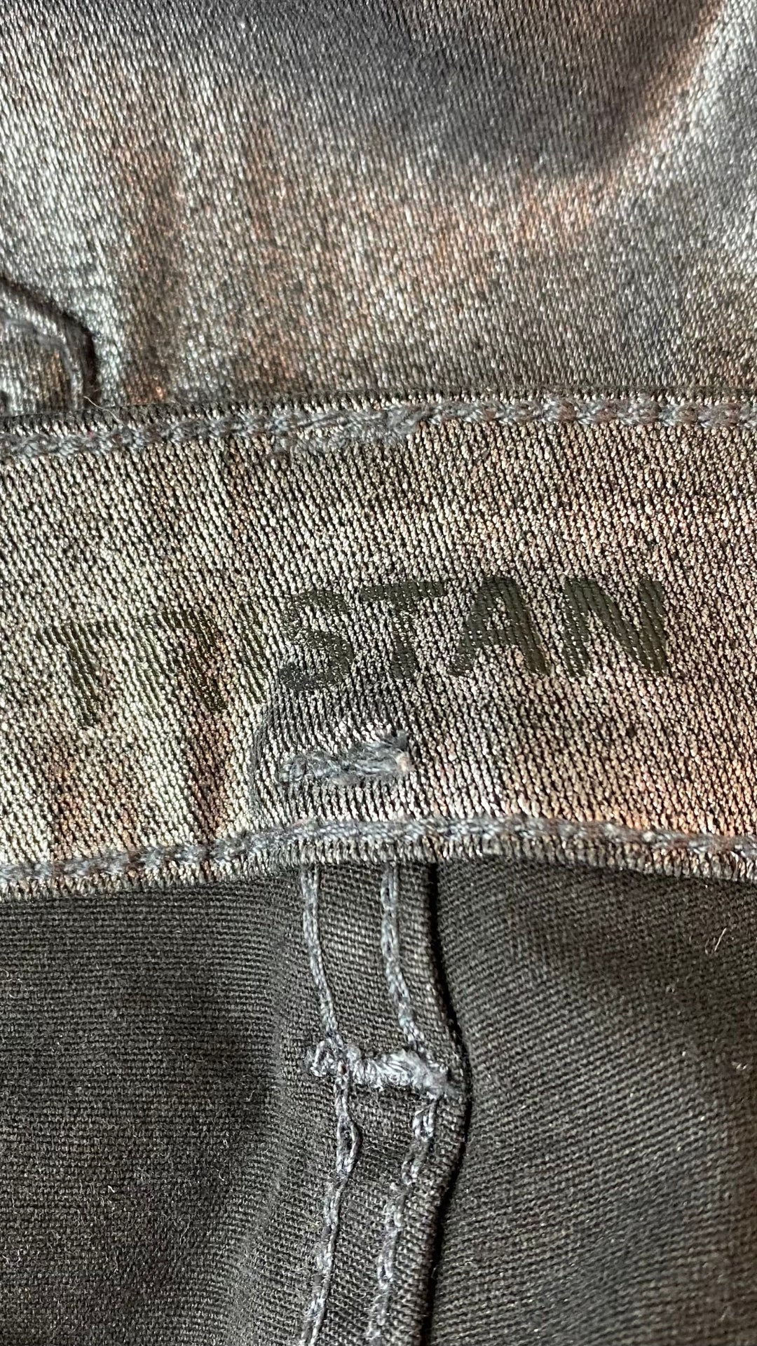 Pantalon Tristan festif et argenté, vue de la marque.